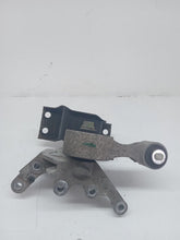 Load image into Gallery viewer, Nissan Juke 1.6 Petrol Dig-t MK1 2010-2014 Drivers Right Side Engine Mount

