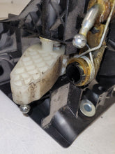 Load image into Gallery viewer, Ford Transit MK7 Euro 4 2.2 FWD 2007 - 2011 Gear Stick And Housing
