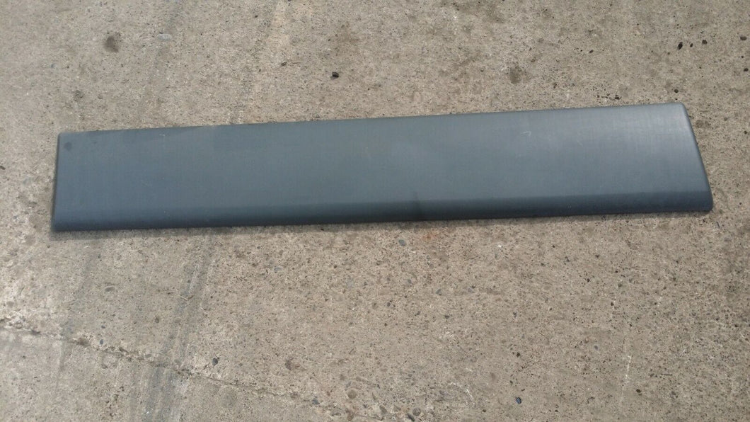 VAUXHALL VIVARO TRAFIC BUMP STRIP MOULDING DRIVERS RIGHT CENTRE 1.9 2006