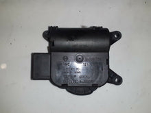Load image into Gallery viewer, Audi A4 2.5 TDi Sport Auto B6 Cabriolet Heater Flap Actuator
