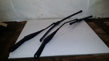 Load image into Gallery viewer, FORD FIESTA 1.25 DURATEC 2008-2012 Pair Of Windscreen Wiper Arms
